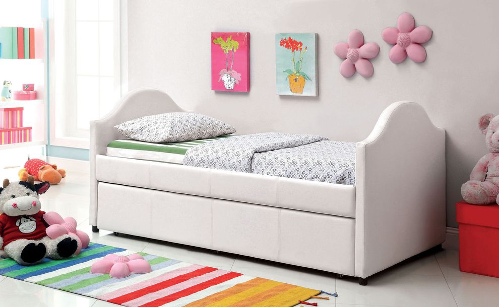 White leatherette daybed by Furniture of America