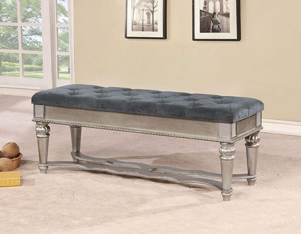 Silver/gray traditional bench by Furniture of America