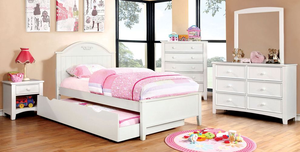 White transitional style youth / kid bedroom by Furniture of America