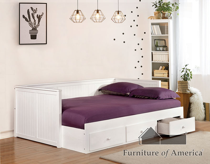White finished full size daybed by Furniture of America