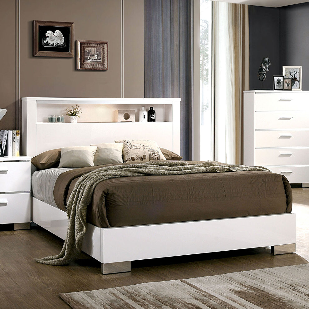White/ chrome high gloss lacquer coating king bed by Furniture of America