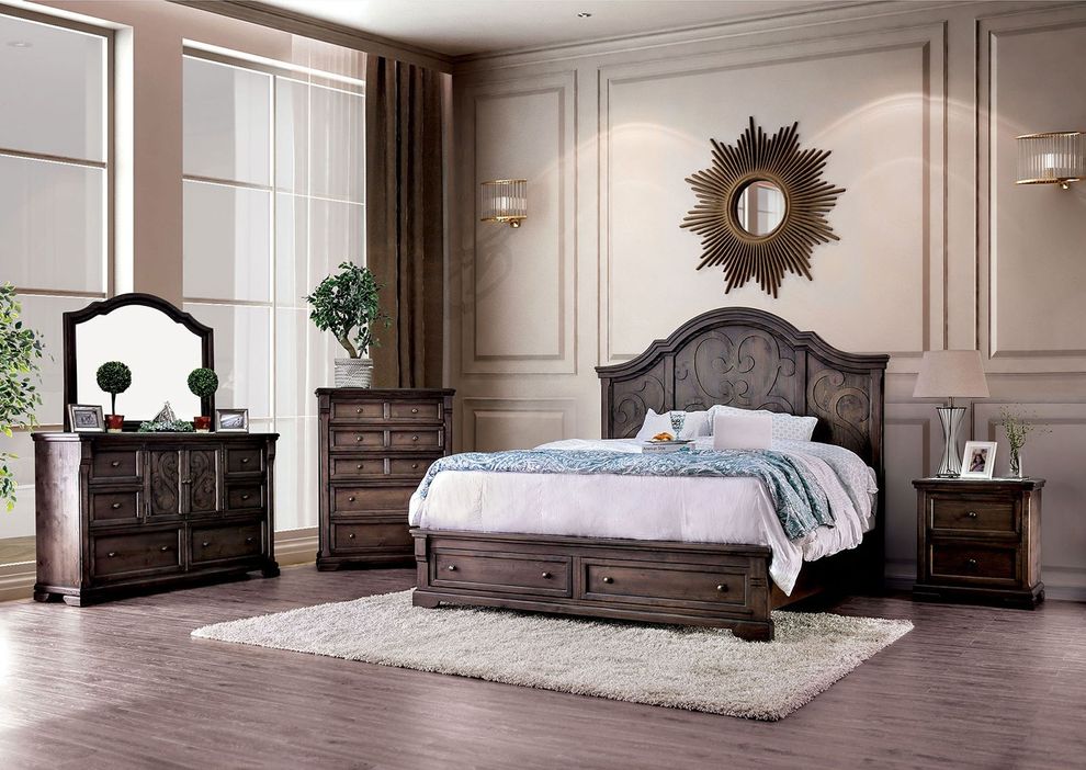 Camelback design traditional style platfrom king bed by Furniture of America