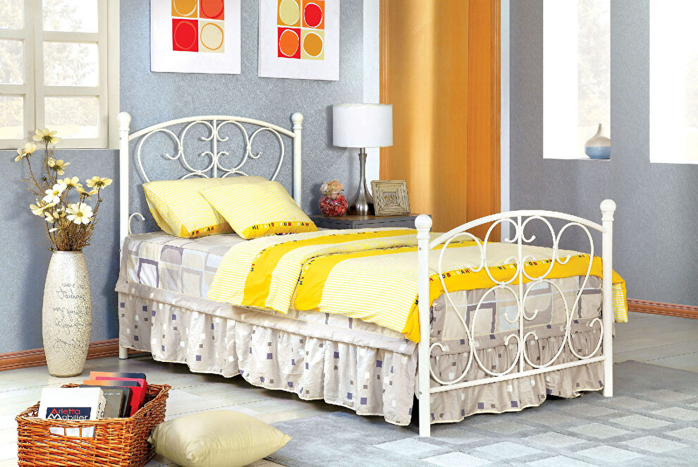 White novelty twin bed by Furniture of America