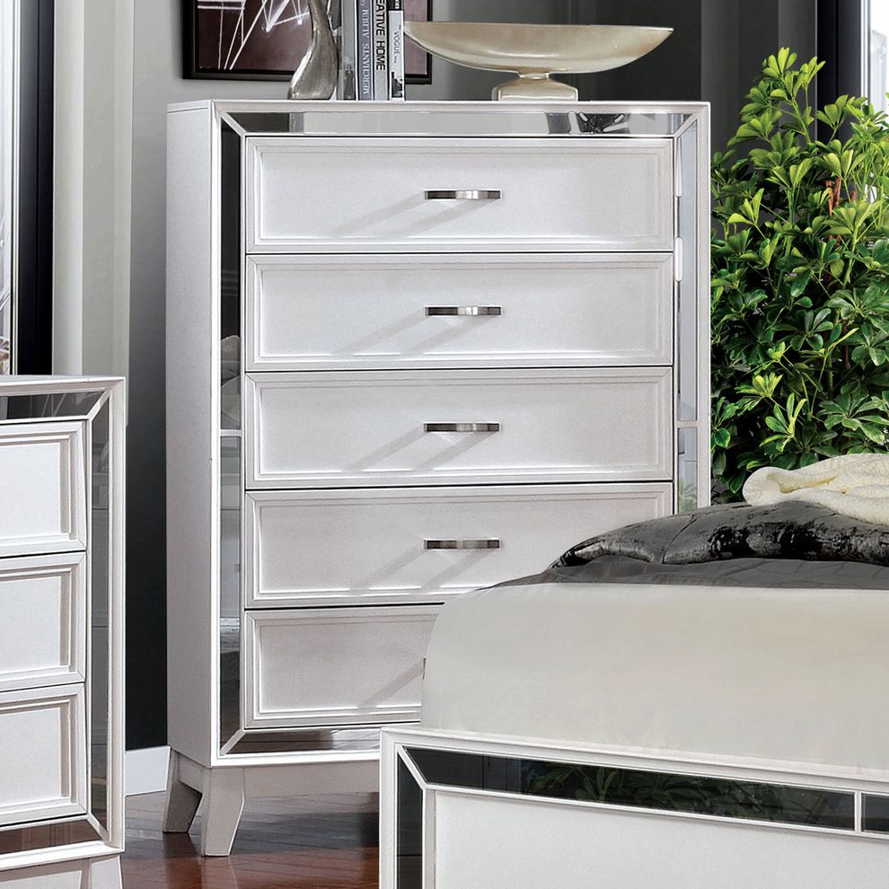 White/mirrored contemporary style chest by Furniture of America