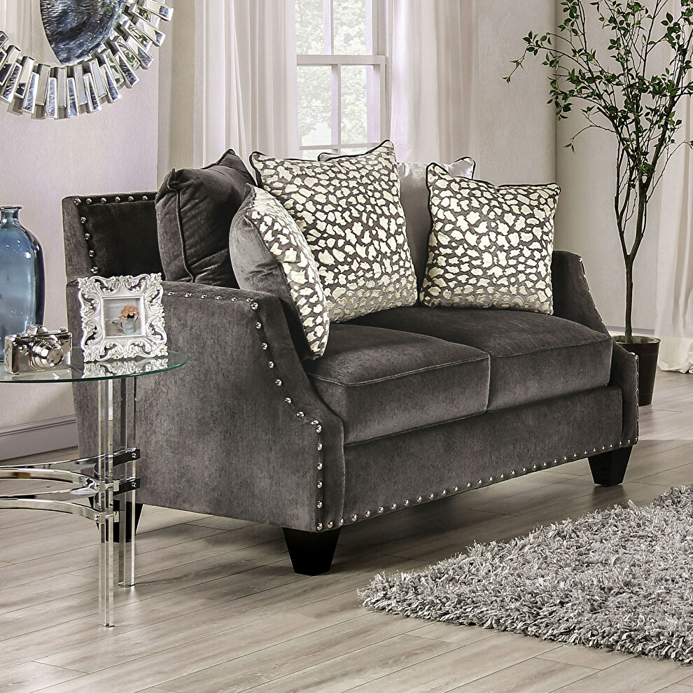 Traditional design gray chenille fabric loveseat by Furniture of America