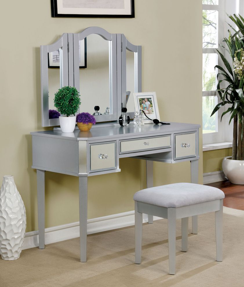 Mirrored inserts vanity set in silver by Furniture of America