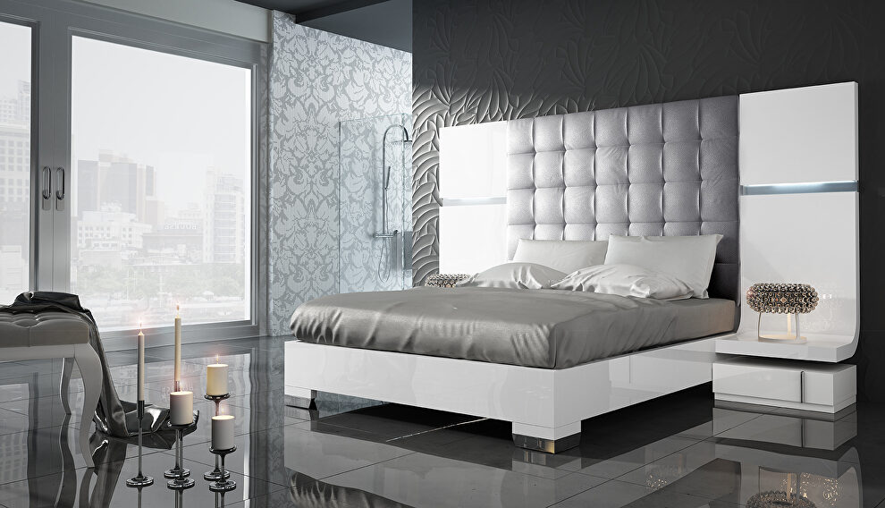 White high gloss special order king bed by Fenicia Spain