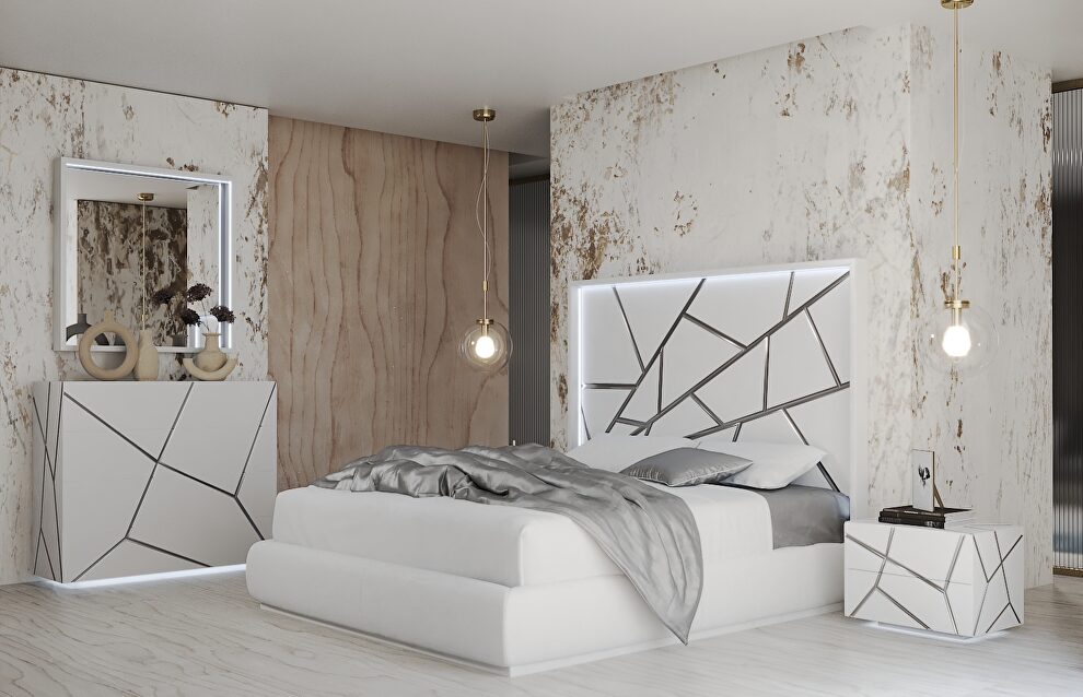 White contemporary king size bed made in Spain by Franco Spain