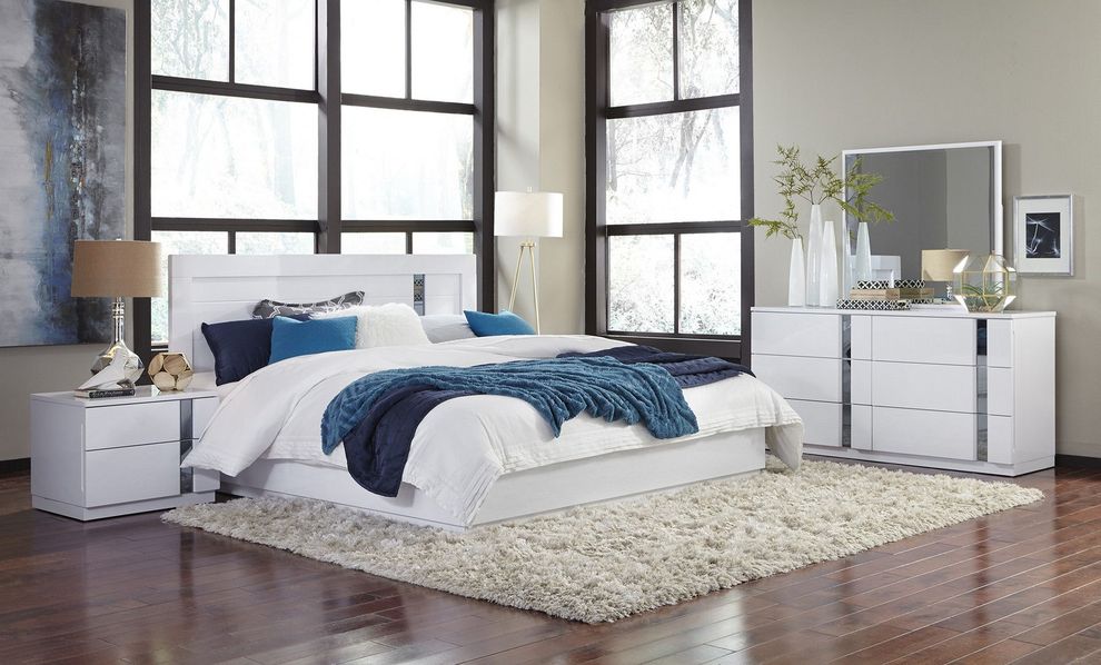 High-gloss white 5pcs modern bed set by Global