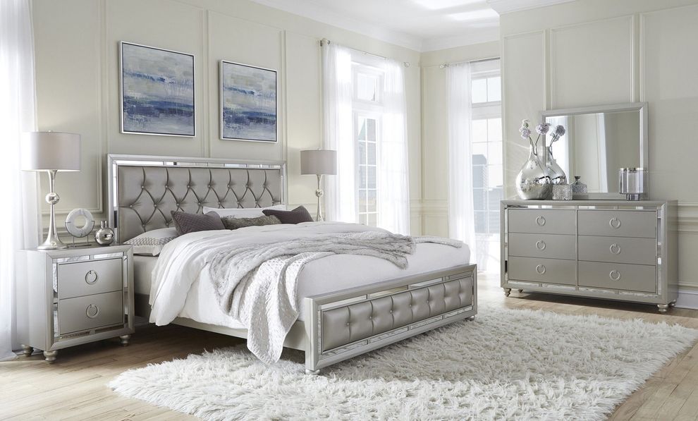 Gray/mirrored casual style king bed by Global