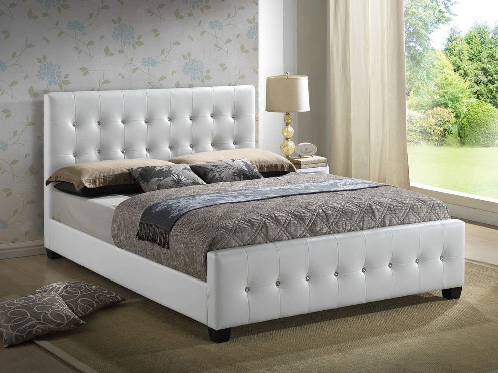 Tufted buttons design bed in white leatherette by Glory