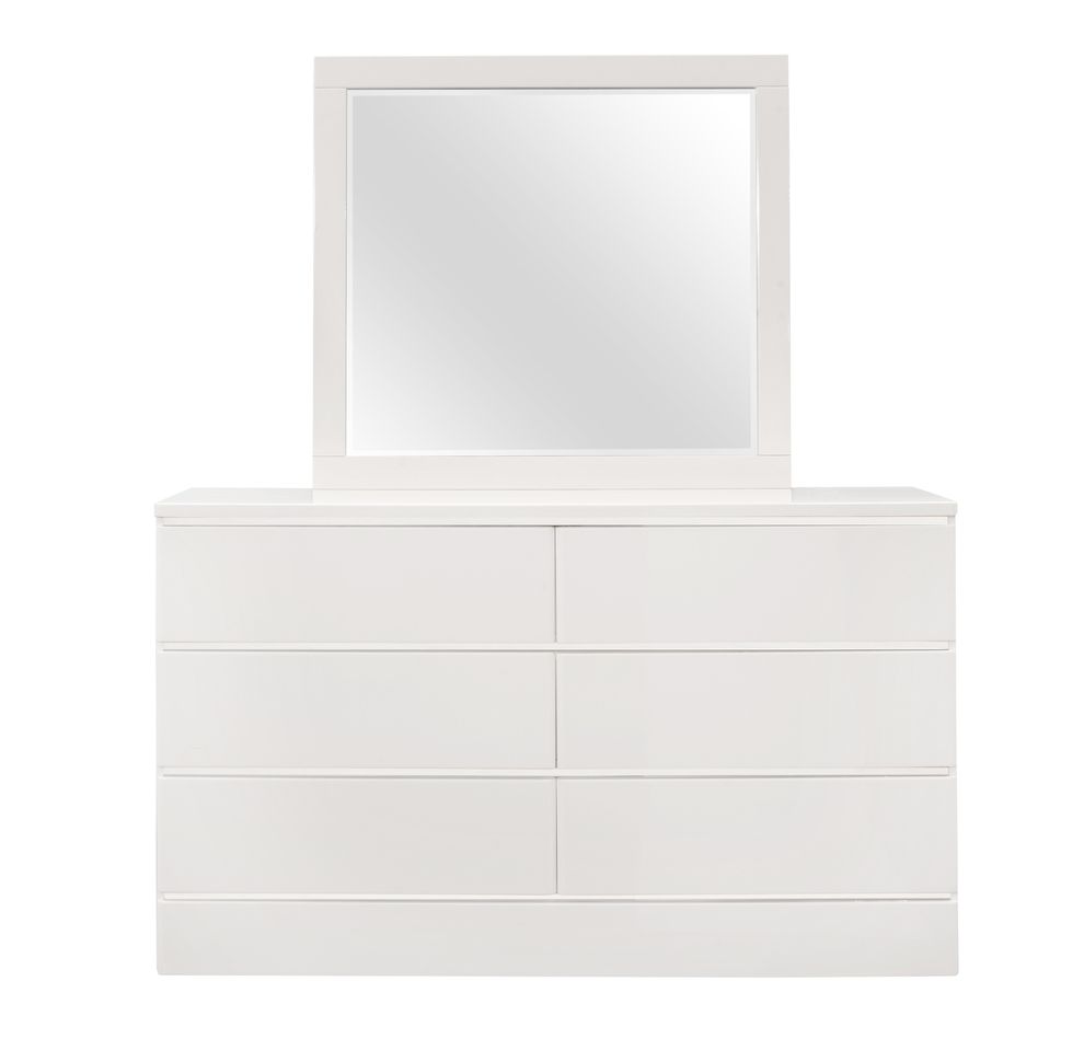 Casual style white rubberwood dresser by Global