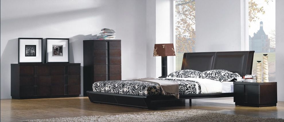 Low quality platform king bed in dark wenge color by J&M