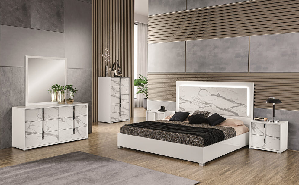 White high-gloss lacquer contemporary bed by J&M