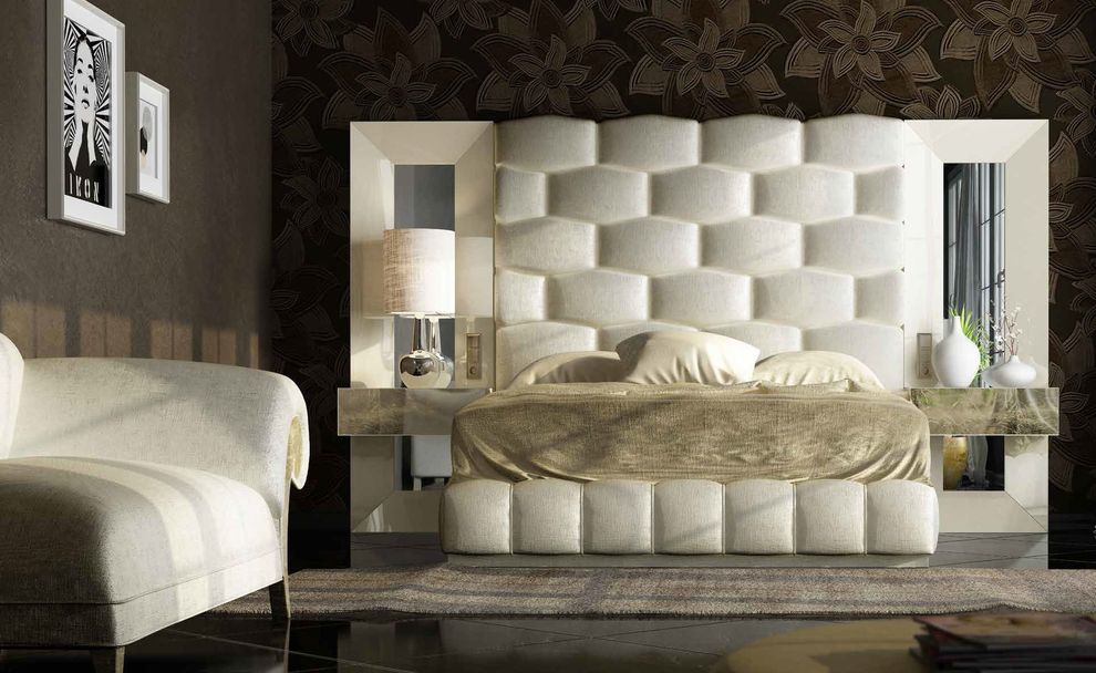 Ultra-contemporary high headboard bed by Franco Spain