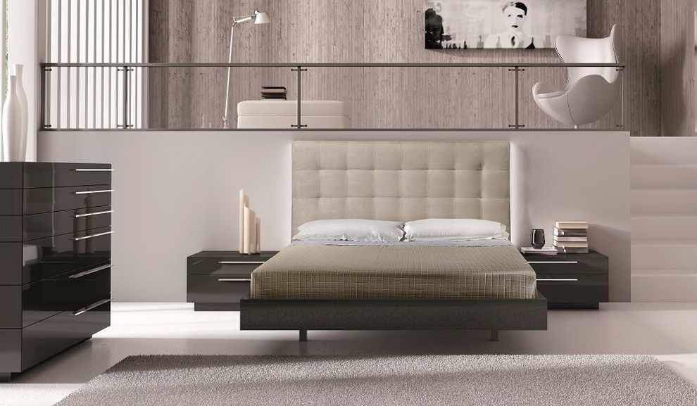Upholstered high headboard modern platform bed by J&M