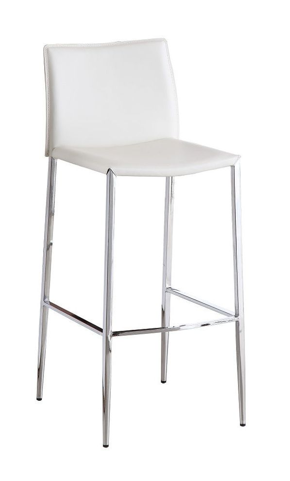 Casually styled bar stool in white by J&M