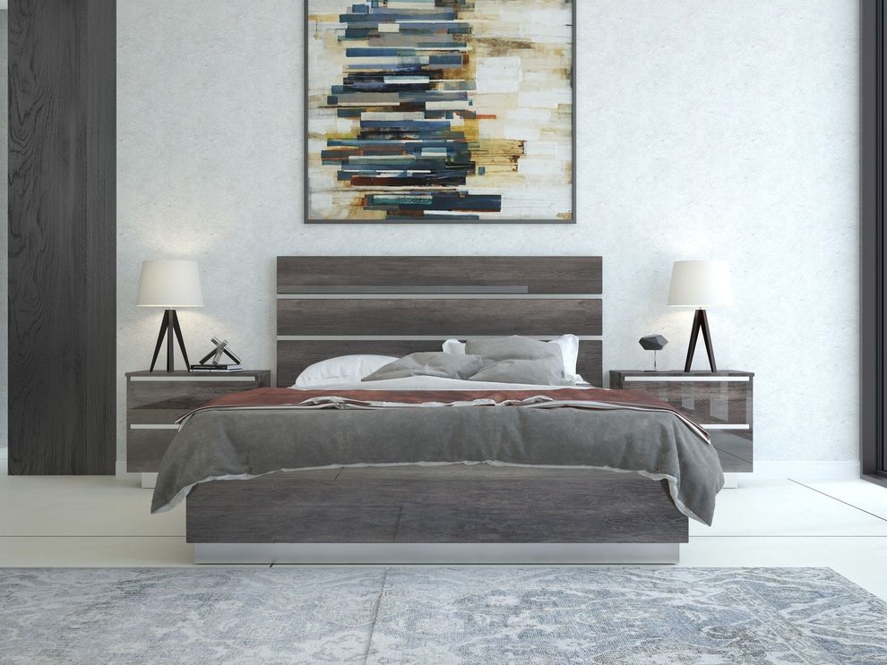 Italian gray high gloss modern platform king bed by J&M