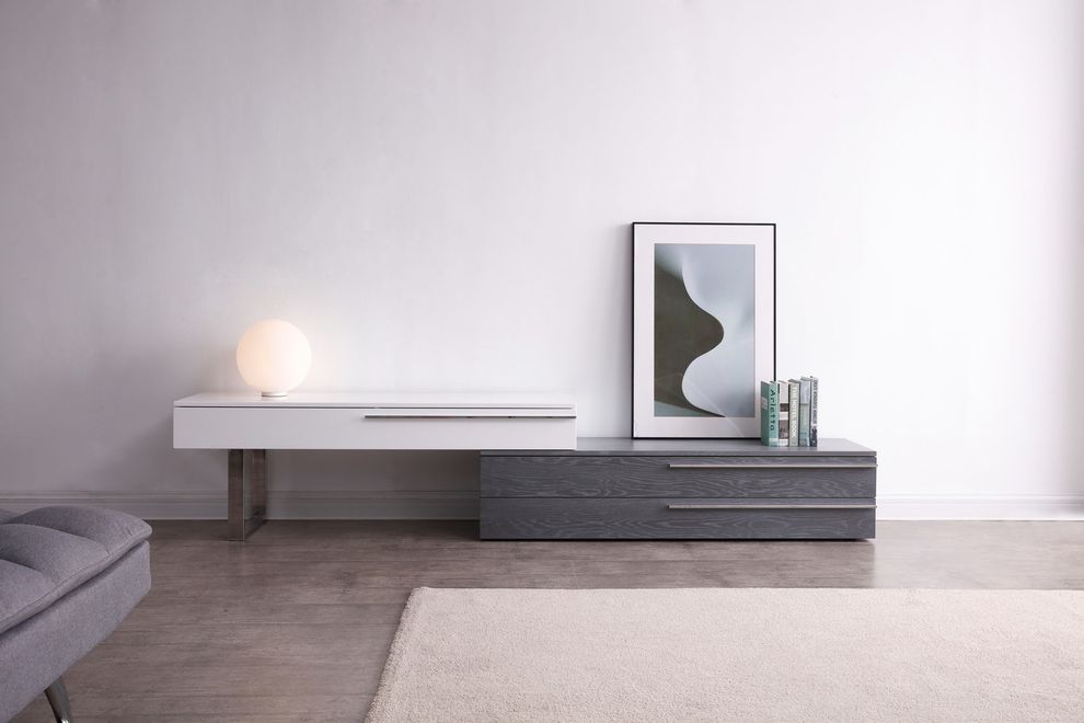Modern TV/Entertainment unit in gray/white by J&M