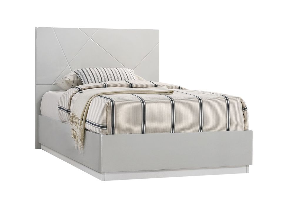 Contemporary high-gloss full bed in light gray by J&M