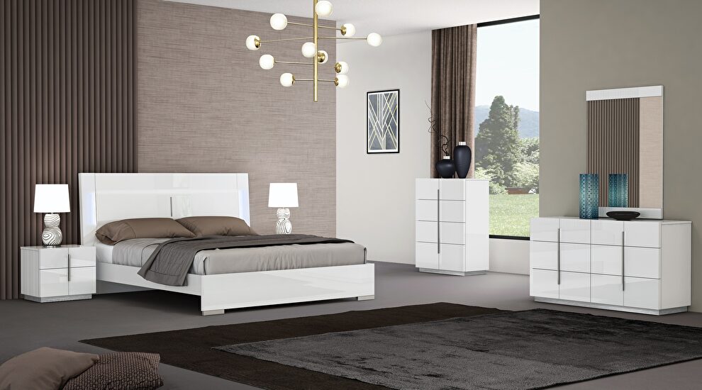 Contemporary style white lacquer platform bed by J&M