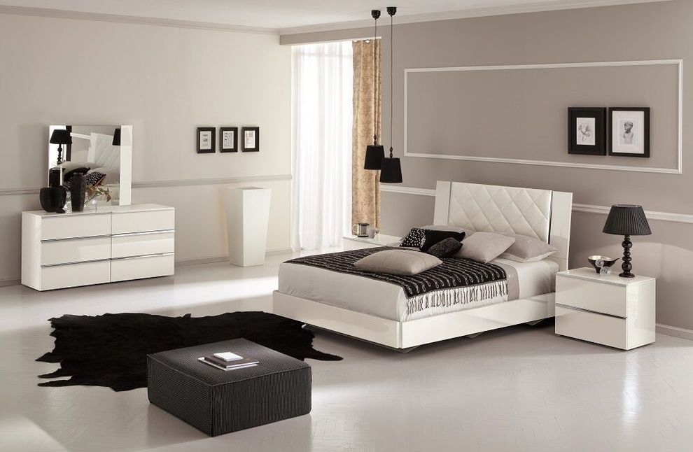 Modern white king size platform bed by J&M