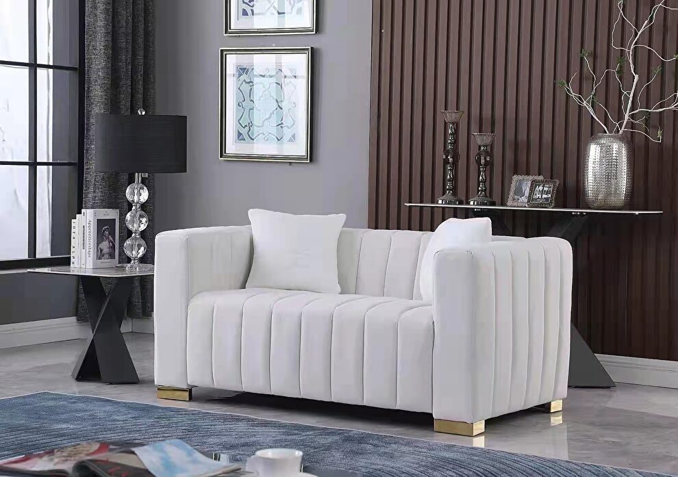 White premium quality velvet upholstery chesterfield loveseat by La Spezia