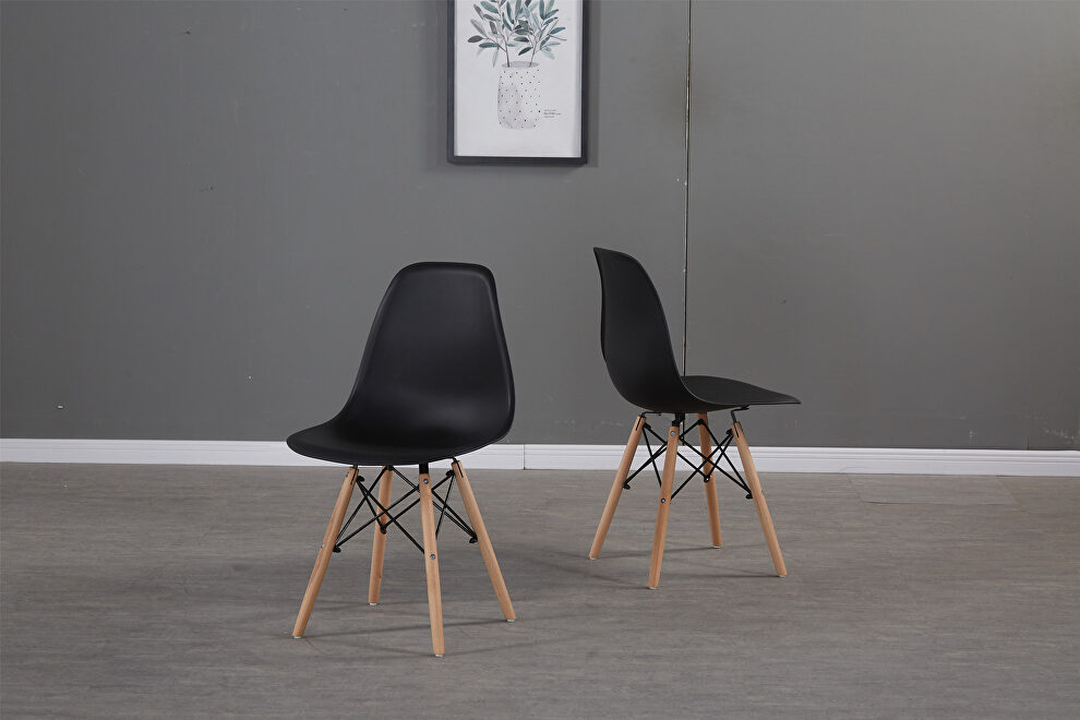 Black simple fashion leisure plastic chair (set of 2) by La Spezia