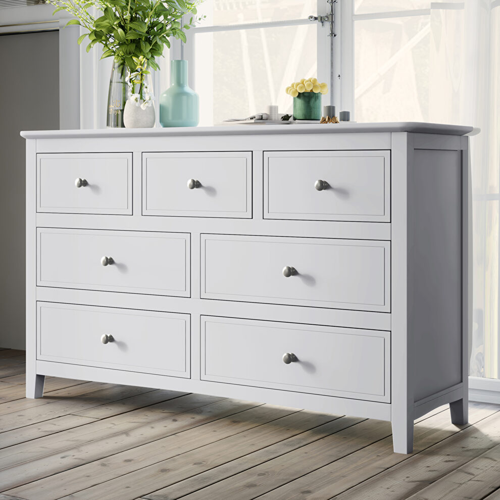 7 drawers solid wood dresser in white by La Spezia