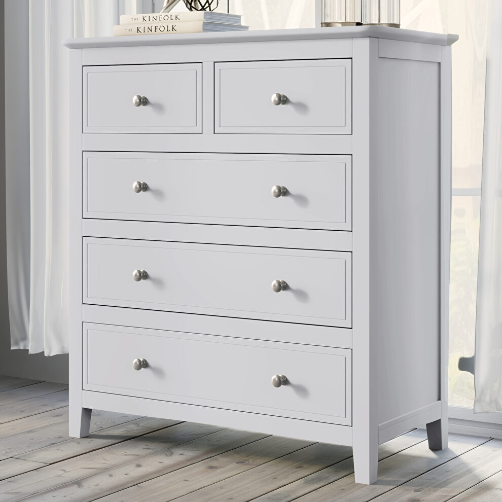 5 drawers solid wood chest in white by La Spezia