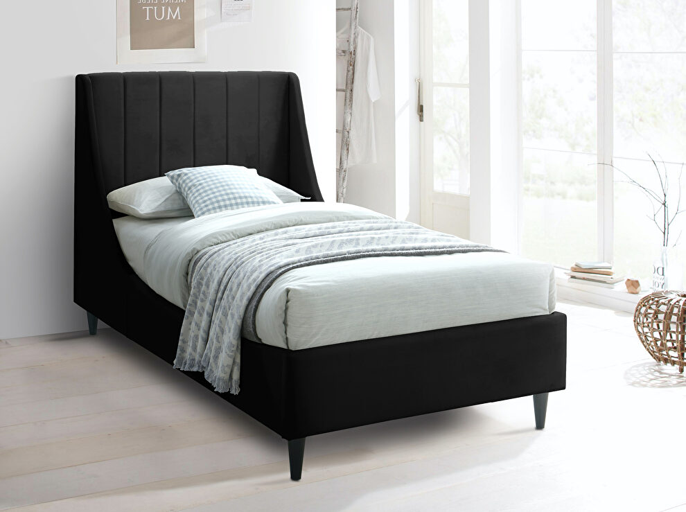 Contemporary wing back / tufted casual style bed by Meridian