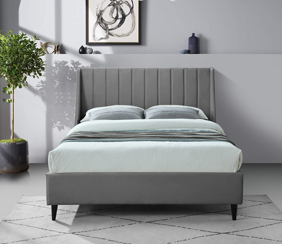 Contemporary wing back / tufted casual style king bed by Meridian