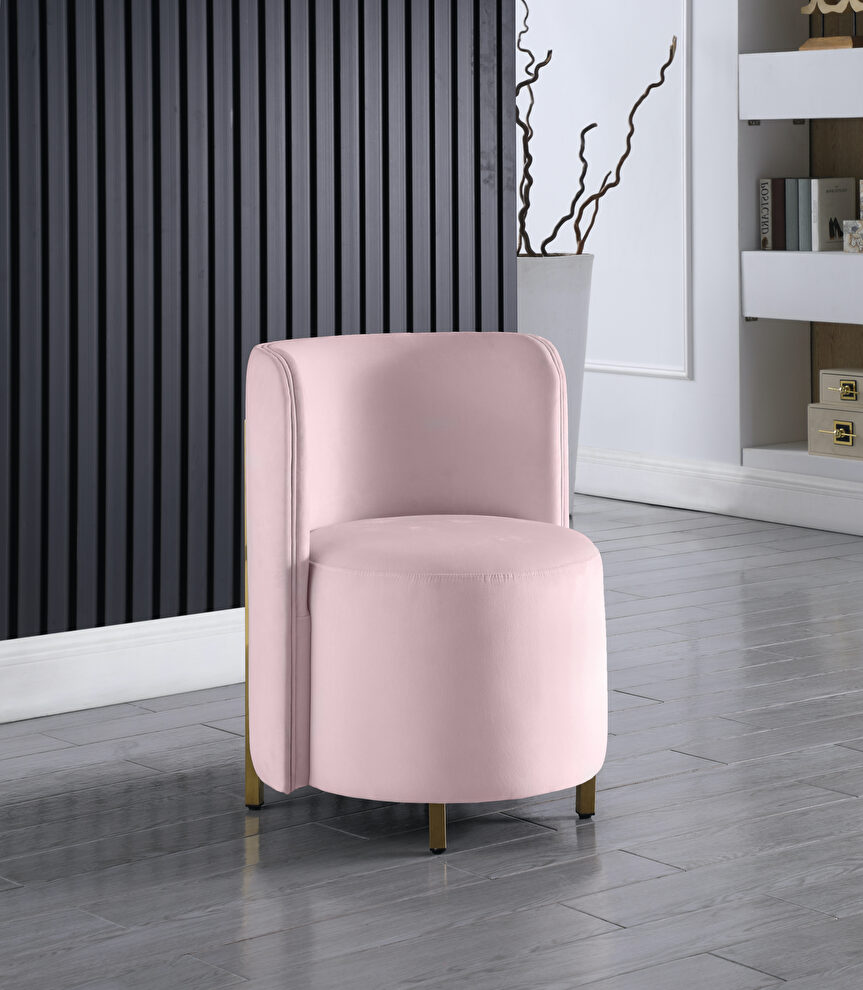 Rounded accent chair in cream velvet by Meridian
