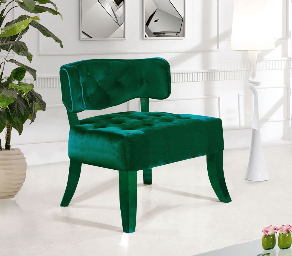 Velvet tufted chair in green fabric by Meridian