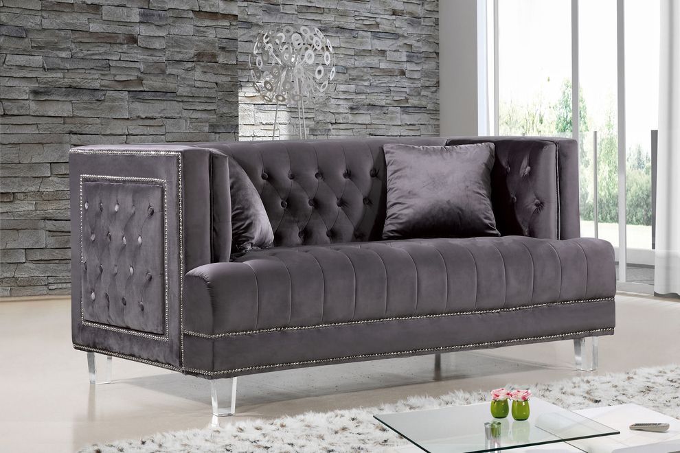 Contemporary tufted gray velvet fabric loveseat by Meridian