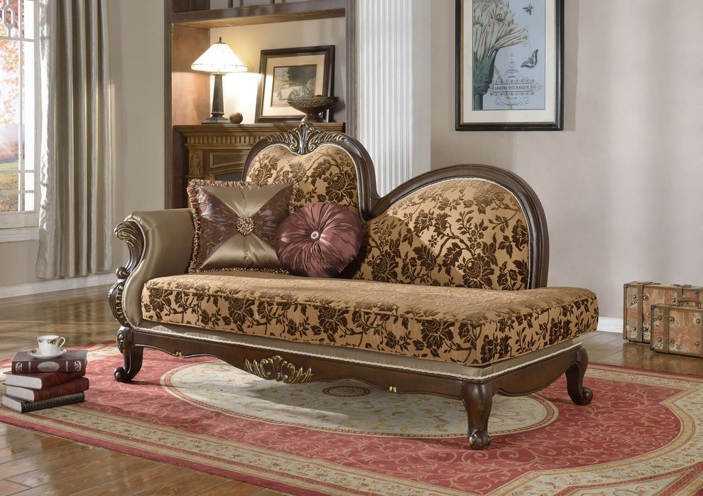 Traditional chaise by Meridian