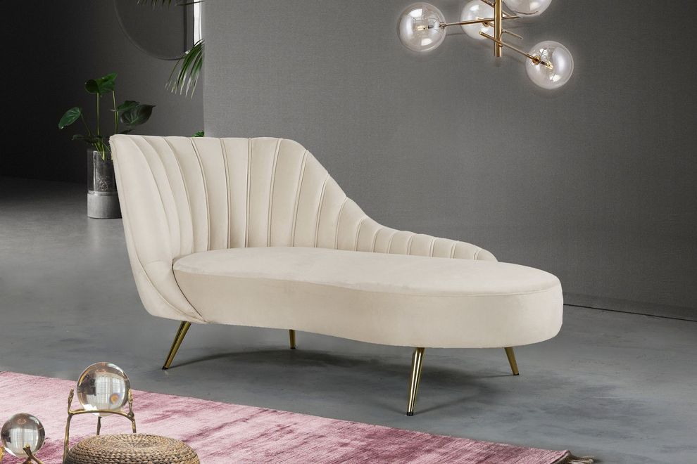 Curved velvet fabric chaise w/ gold legs by Meridian