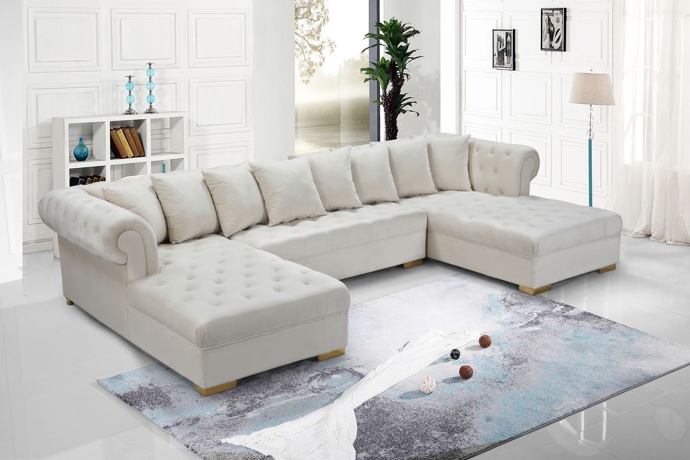 2-chaise 3pcs sectional in cream velvet by Meridian