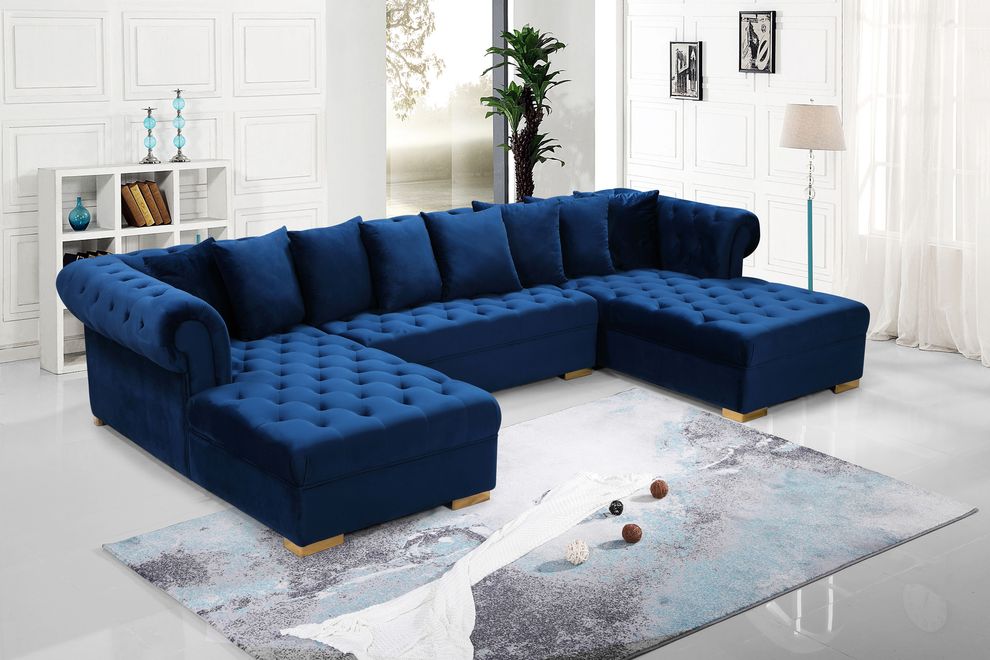 2-chaise 3pcs sectional in navy velvet by Meridian
