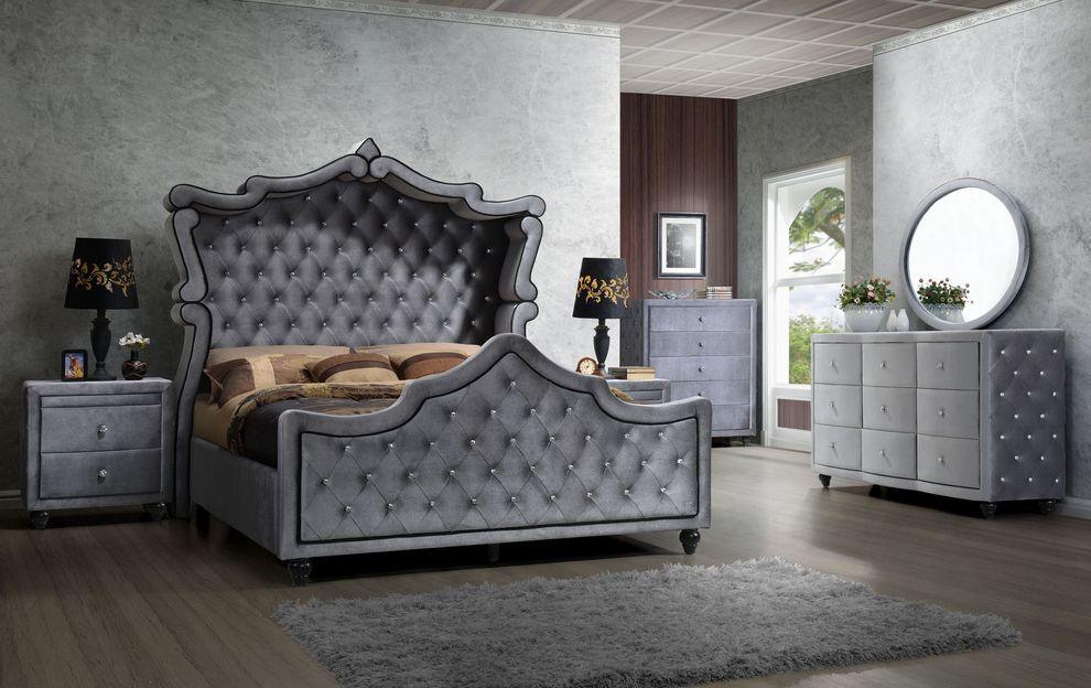 Gray fabric canopy bed w/ tufted buttons design by Meridian
