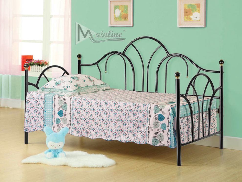 Daybed w/ porcelain finals by Mainline