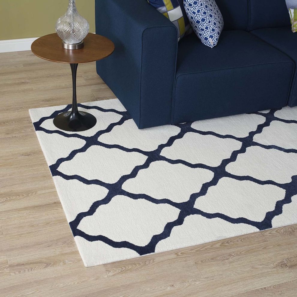 Moroccan trellis area rug by Modway