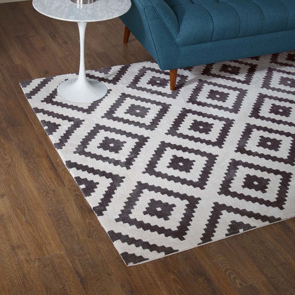 Abstract diamond 5x8 area rug by Modway