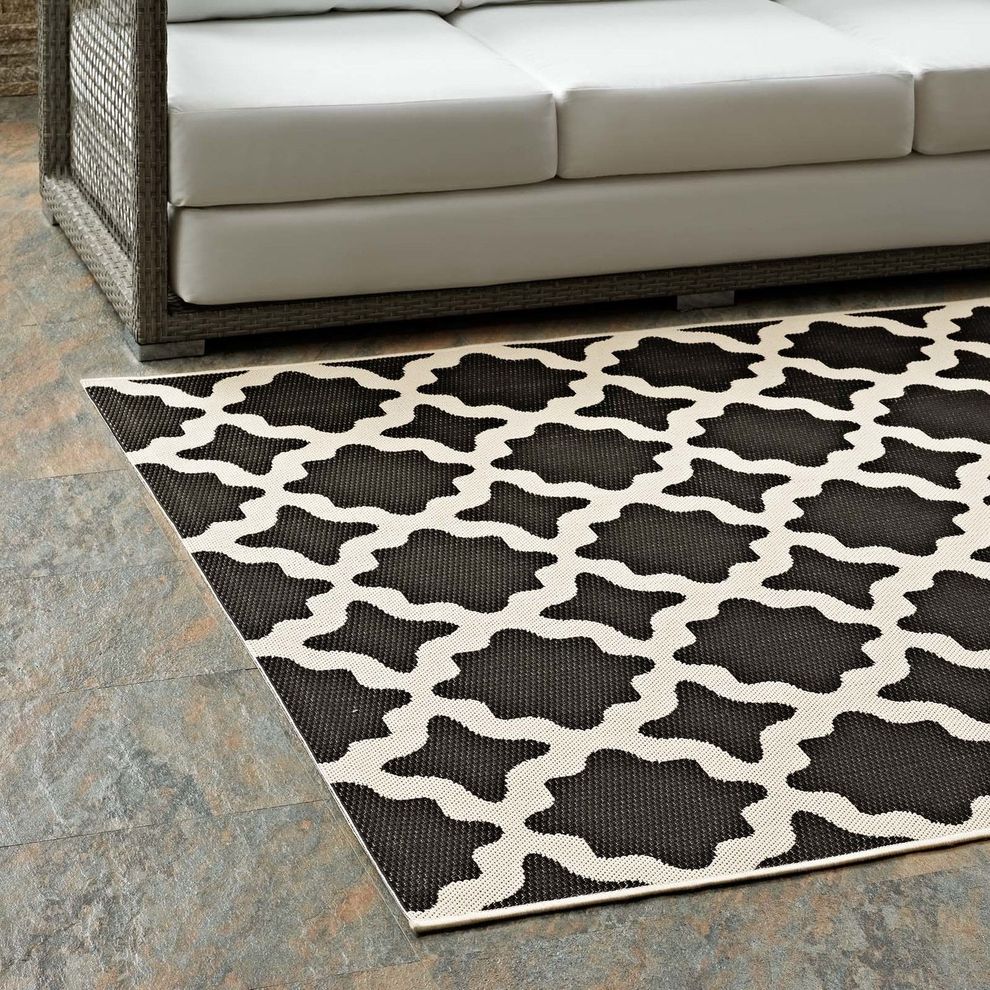 Indoor/outdoor moroccan trellis 8x10 area rug by Modway