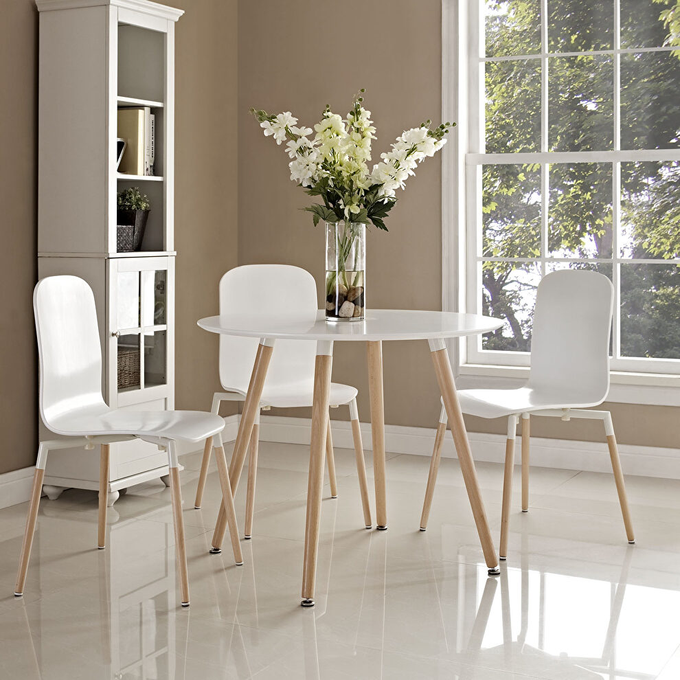 Round dining table in white by Modway