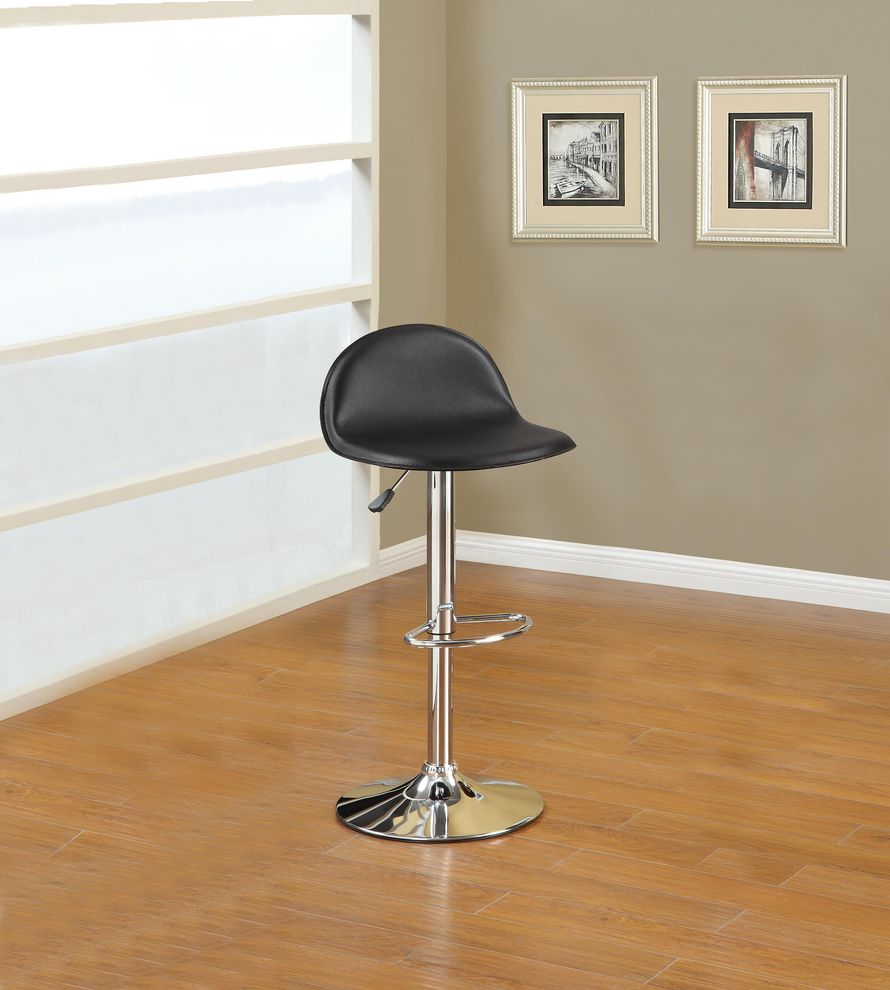 Swivel barstool in black by Poundex