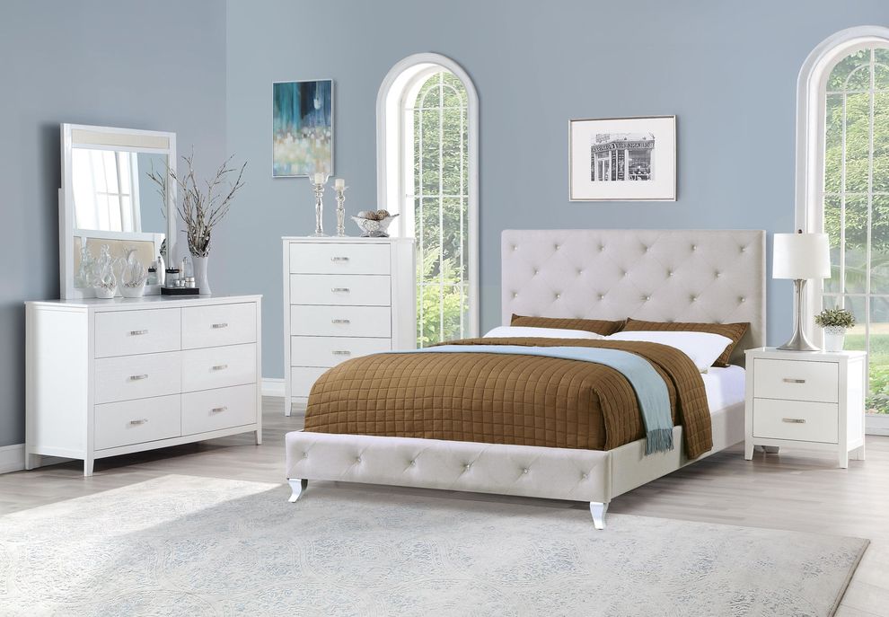 Light gray polyfiber modern full bed w/ tufted hb by Poundex
