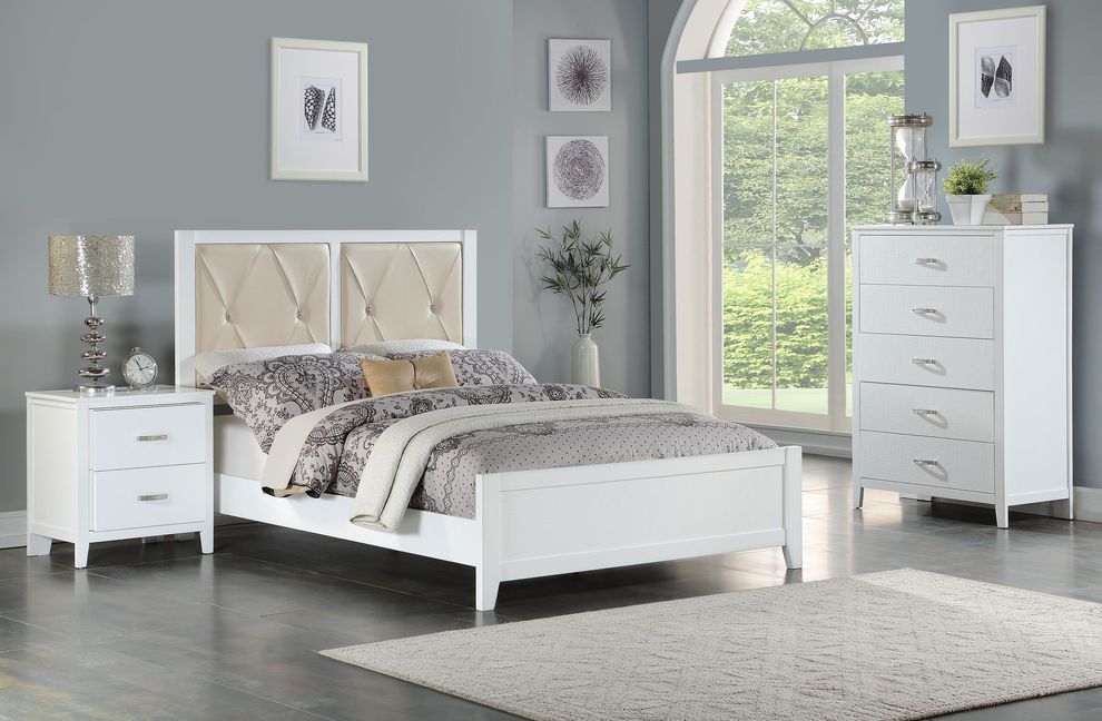 White youth bed in casual style by Poundex