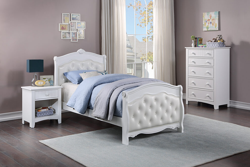 Twin size youth/kids tufted bed in white finish by Poundex