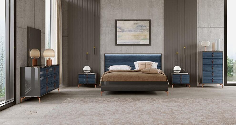 Blue lacquer Italian glossy modern king bed by SofaCraft